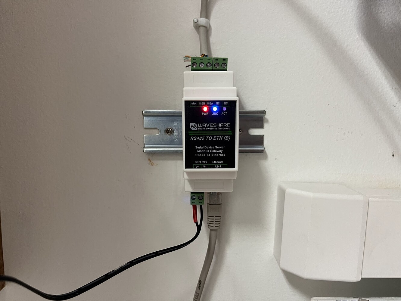 Universal Solar Inverter over Modbus RS485 / TCP