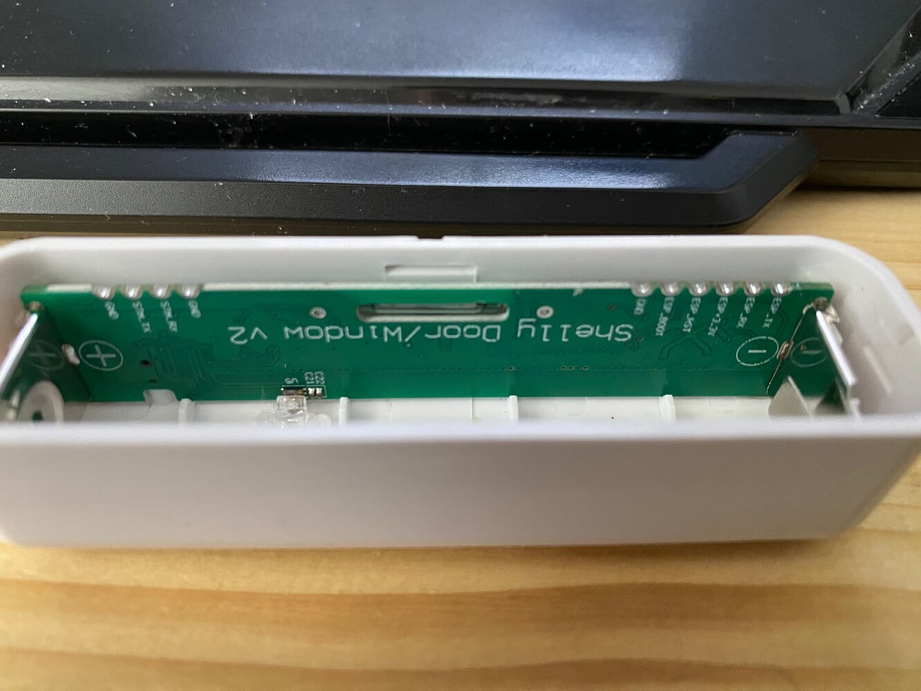 Adding a simple wifi momentary switch for manual doorlock position ESPHome Home Assistant