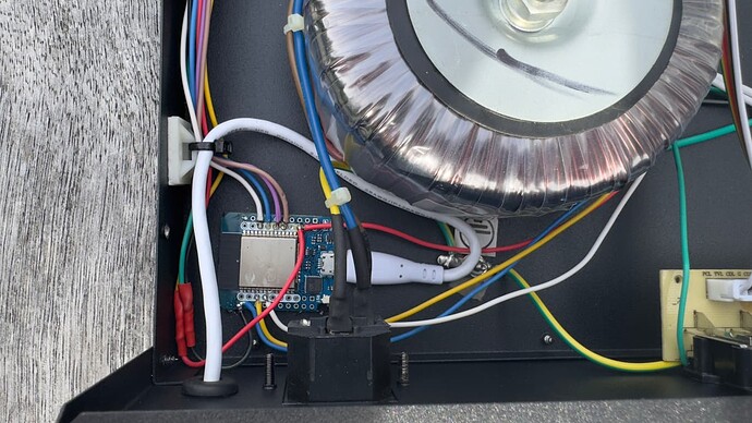 f69bdbd8-8c65-4f87-9fa8-7e7c7e6c195c (Medium)