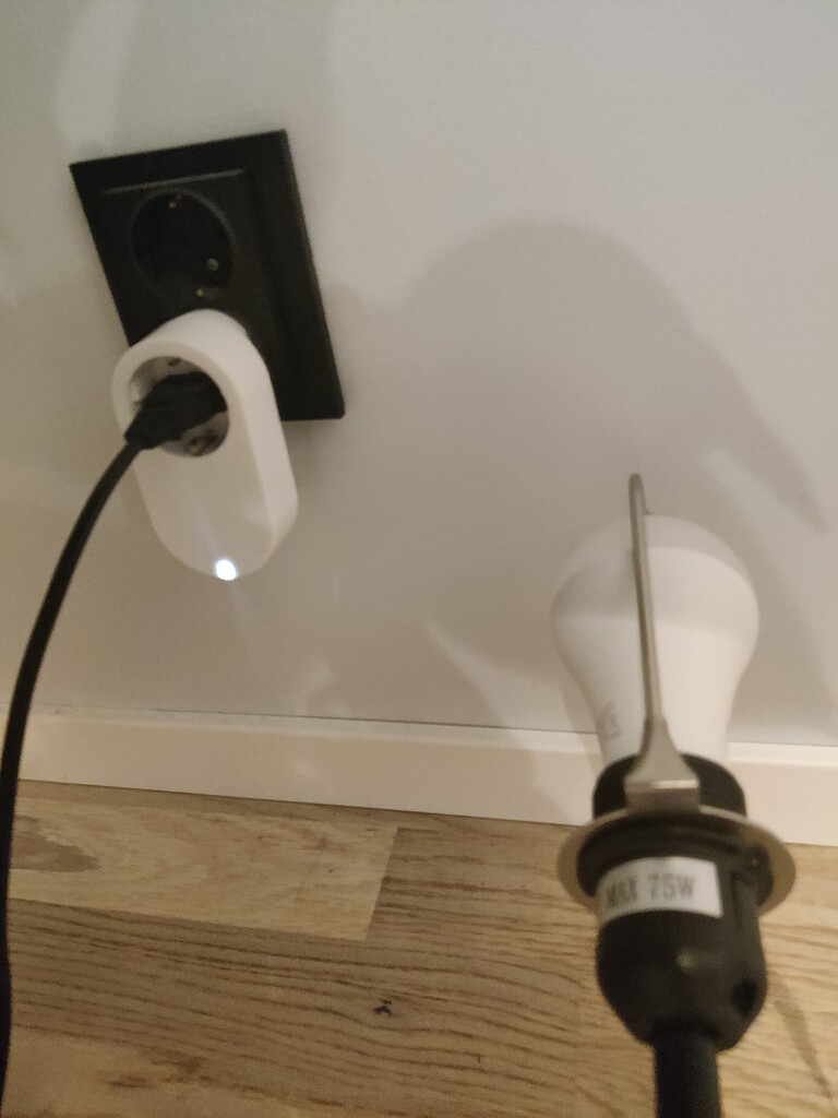 Ikea Trådfri outlet switching works but no main power? Zigbee Home